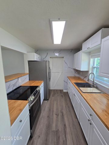 506 Cambridge Circle, South Daytona, FL 32119