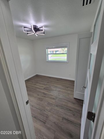506 Cambridge Circle, South Daytona, FL 32119