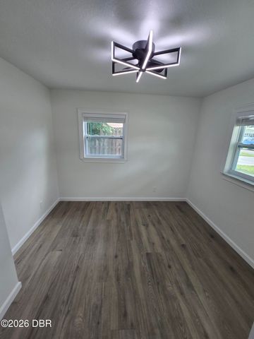 506 Cambridge Circle, South Daytona, FL 32119