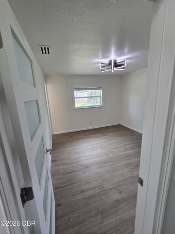 506 Cambridge Circle, South Daytona, FL 32119