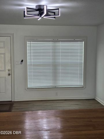 506 Cambridge Circle, South Daytona, FL 32119