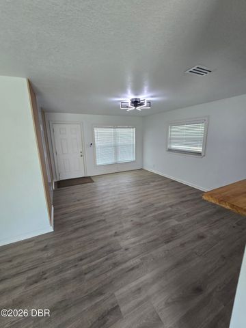 506 Cambridge Circle, South Daytona, FL 32119