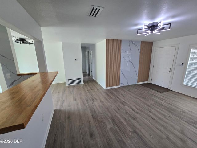 506 Cambridge Circle, South Daytona, FL 32119