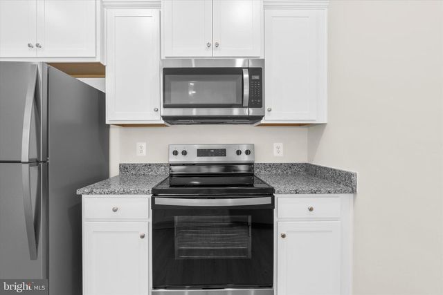 8125 BARTHOLOMEW CT, Baltimore, MD 21206