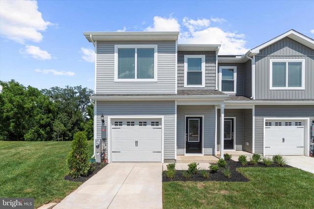 8125 BARTHOLOMEW CT, Baltimore, MD 21206