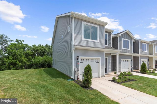 8125 BARTHOLOMEW CT, Baltimore, MD 21206