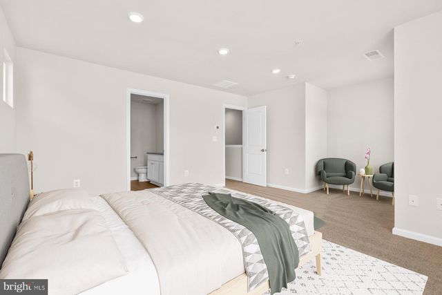 8125 BARTHOLOMEW CT, Baltimore, MD 21206