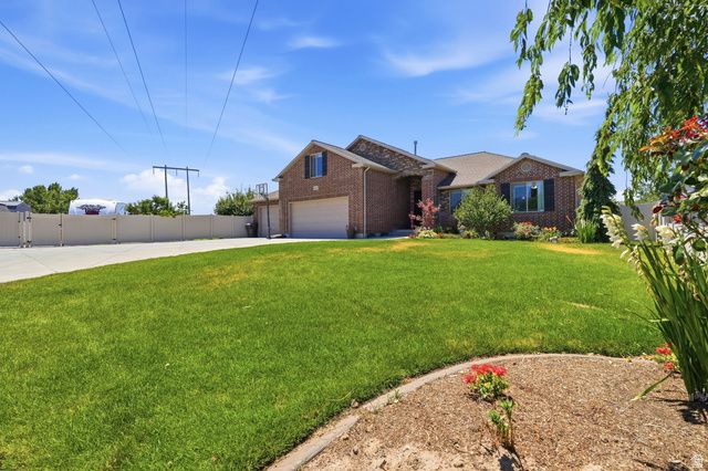1477 N 1575 W, Clinton, UT 84015