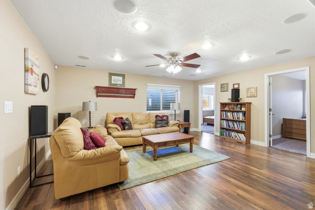 1477 N 1575 W, Clinton, UT 84015
