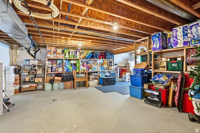 1477 N 1575 W, Clinton, UT 84015