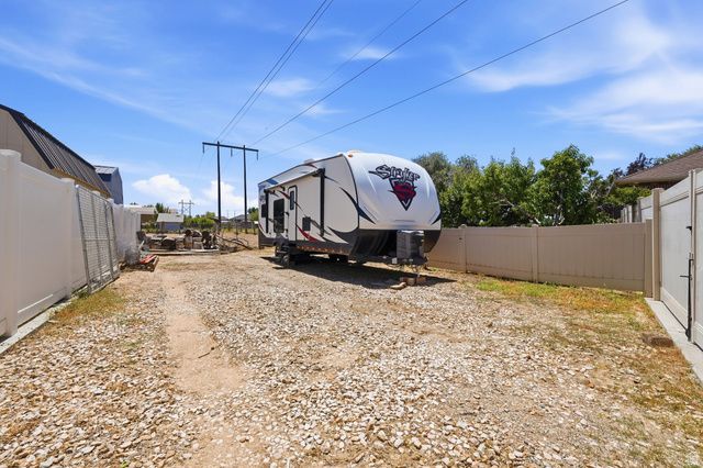 1477 N 1575 W, Clinton, UT 84015