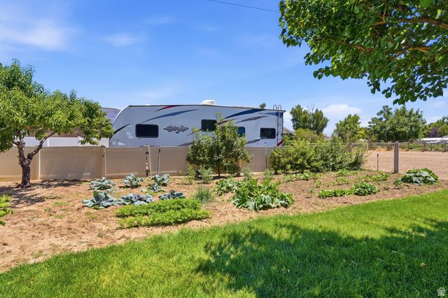1477 N 1575 W, Clinton, UT 84015