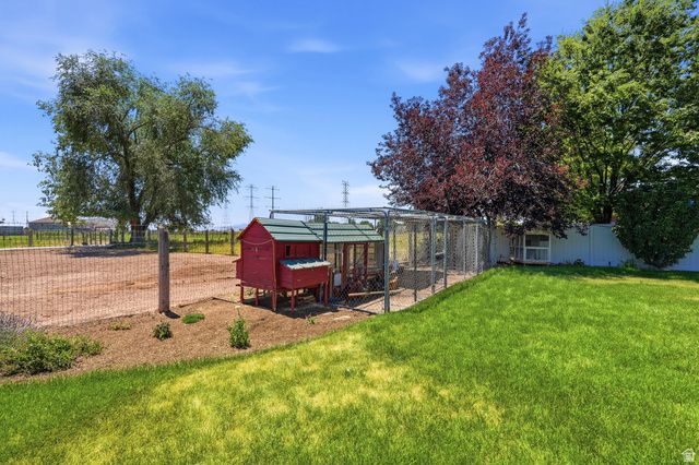 1477 N 1575 W, Clinton, UT 84015
