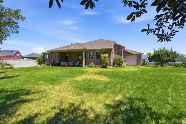 1477 N 1575 W, Clinton, UT 84015