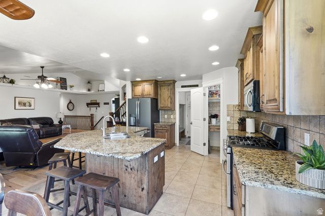 1477 N 1575 W, Clinton, UT 84015