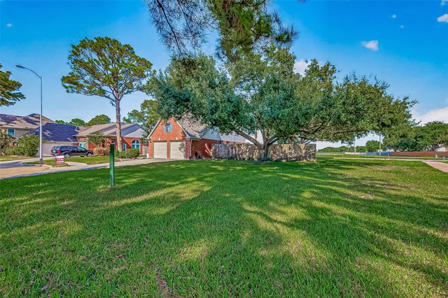 7406 Pleasant Ridge Drive, Houston, TX 77095