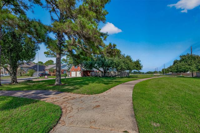 7406 Pleasant Ridge Drive, Houston, TX 77095