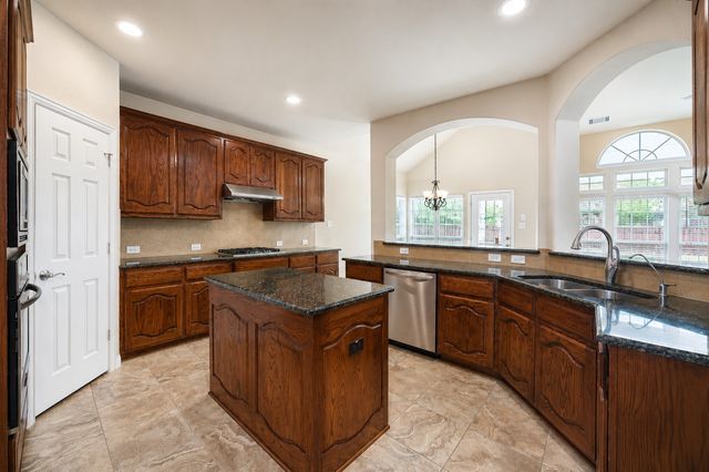 9828 Milkweed Lane, Fort Worth, TX 76177