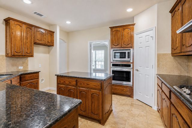 9828 Milkweed Lane, Fort Worth, TX 76177