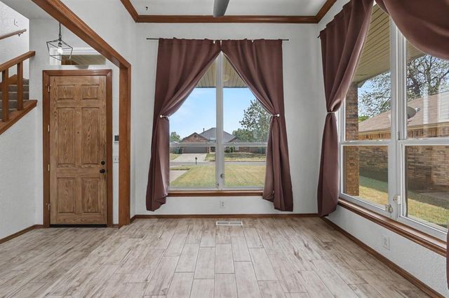 9301 Buttonwood Avenue, Moore, OK 73160