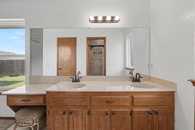 9301 Buttonwood Avenue, Moore, OK 73160