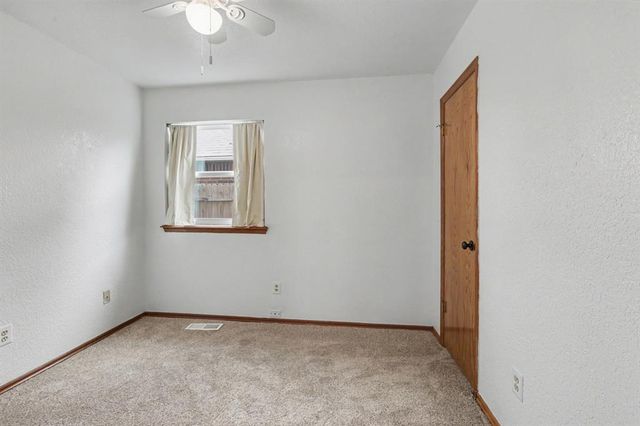 9301 Buttonwood Avenue, Moore, OK 73160