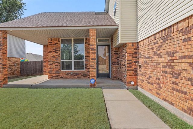 9301 Buttonwood Avenue, Moore, OK 73160
