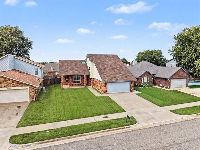 9301 Buttonwood Avenue, Moore, OK 73160