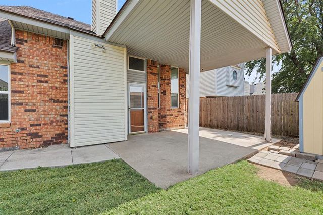 9301 Buttonwood Avenue, Moore, OK 73160