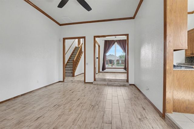 9301 Buttonwood Avenue, Moore, OK 73160