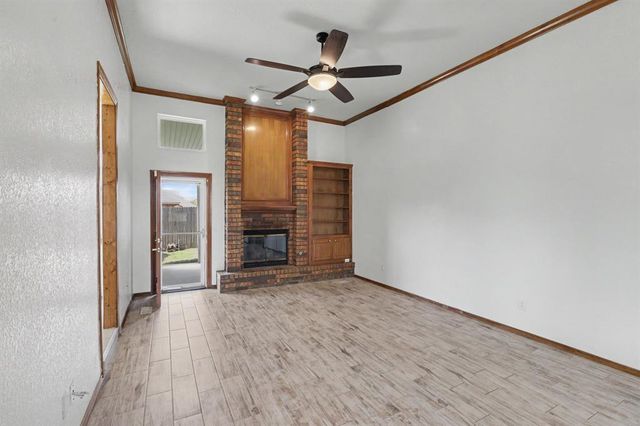 9301 Buttonwood Avenue, Moore, OK 73160