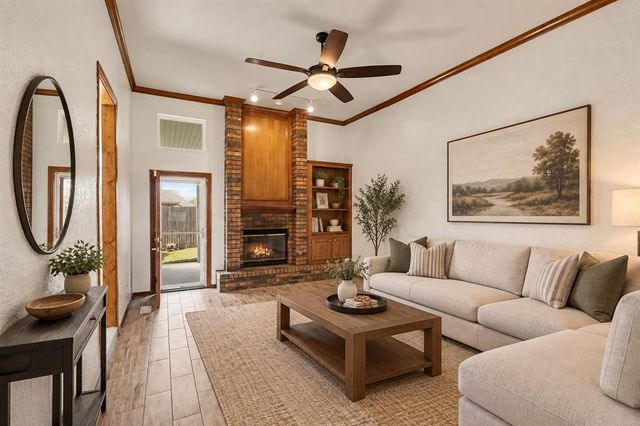 9301 Buttonwood Avenue, Moore, OK 73160