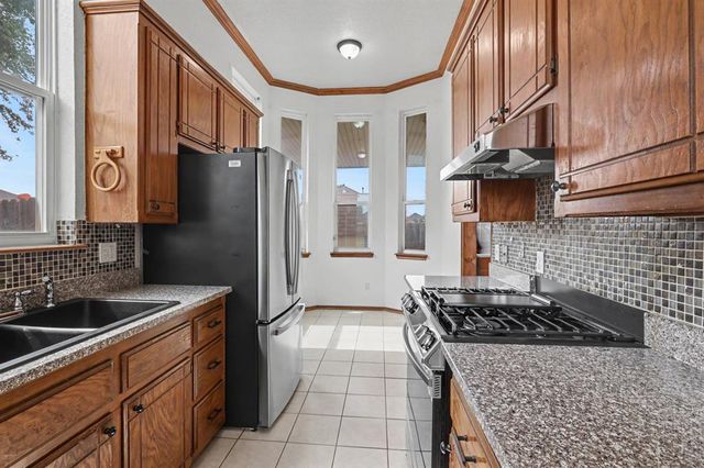 9301 Buttonwood Avenue, Moore, OK 73160
