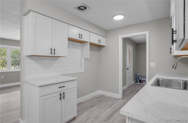 8 S Osceola Street, Beverly Hills, FL 34465