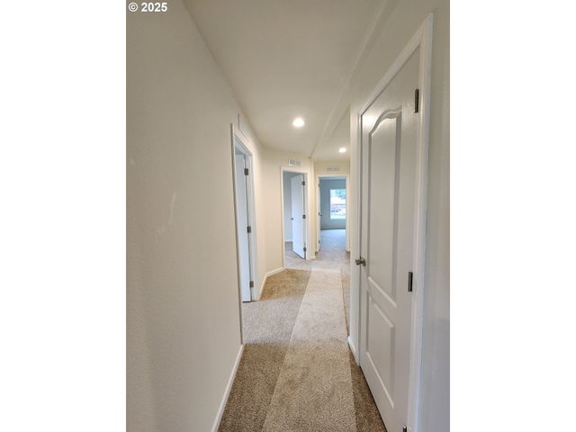 18780 S Central Point Rd 37, Oregon City, OR 97045