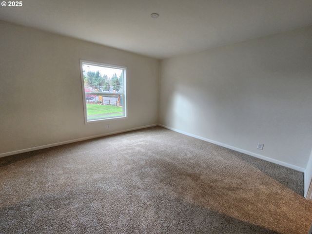 18780 S Central Point Rd 37, Oregon City, OR 97045