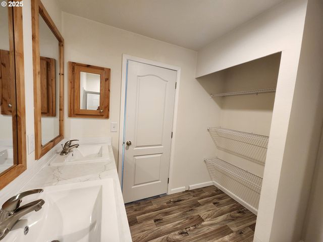 18780 S Central Point Rd 37, Oregon City, OR 97045