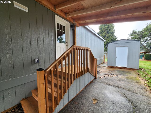 18780 S Central Point Rd 37, Oregon City, OR 97045