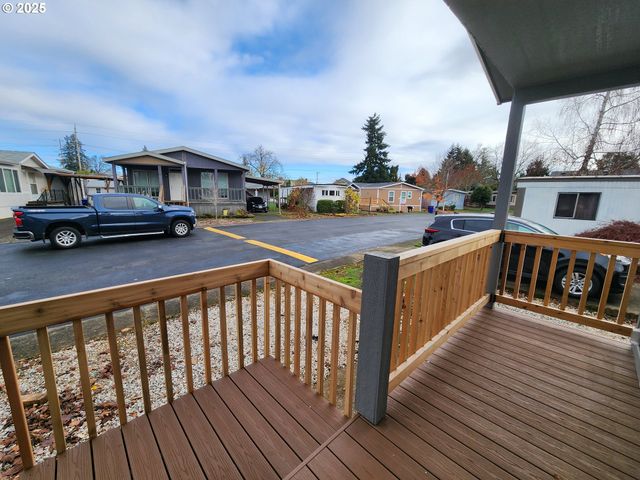 18780 S Central Point Rd 37, Oregon City, OR 97045