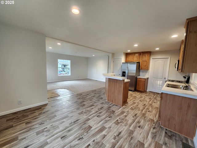 18780 S Central Point Rd 37, Oregon City, OR 97045