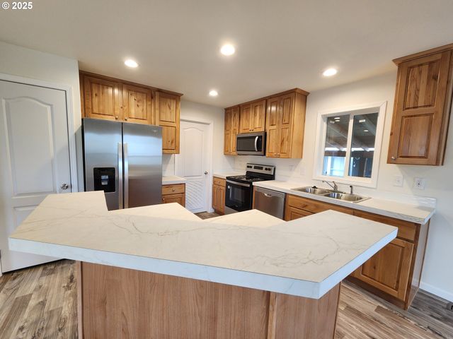 18780 S Central Point Rd 37, Oregon City, OR 97045