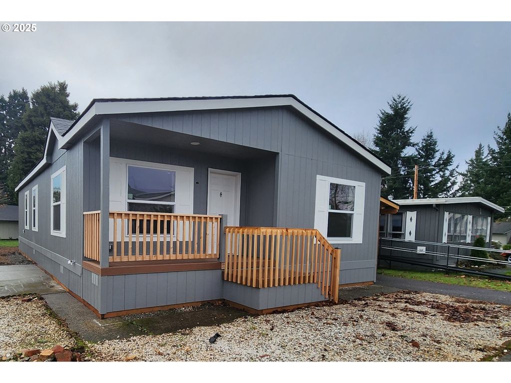 18780 S Central Point Rd 37, Oregon City, OR 97045