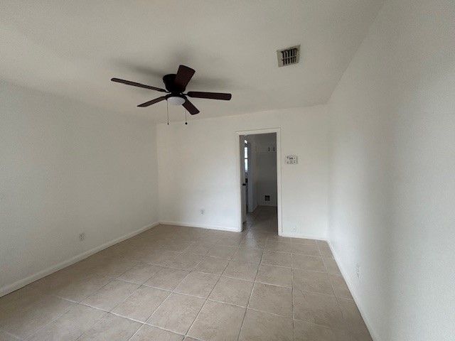 1902 Falcon Dr, Portland, TX 78374