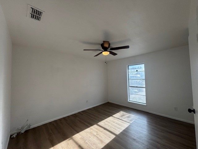 1902 Falcon Dr, Portland, TX 78374