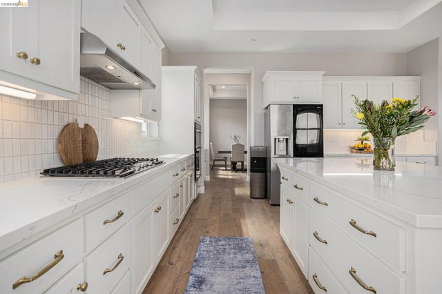 5010 Neroly Rd, Oakley, CA 94561