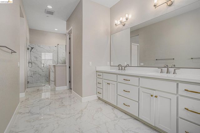 5010 Neroly Rd, Oakley, CA 94561