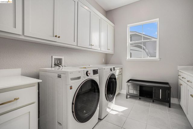 5010 Neroly Rd, Oakley, CA 94561