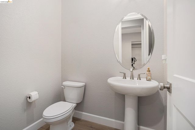 5010 Neroly Rd, Oakley, CA 94561