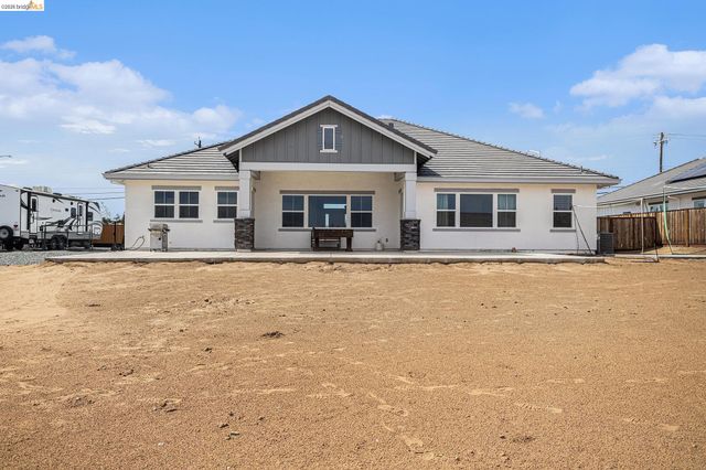 5010 Neroly Rd, Oakley, CA 94561