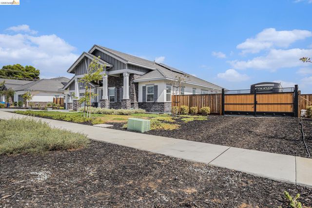 5010 Neroly Rd, Oakley, CA 94561